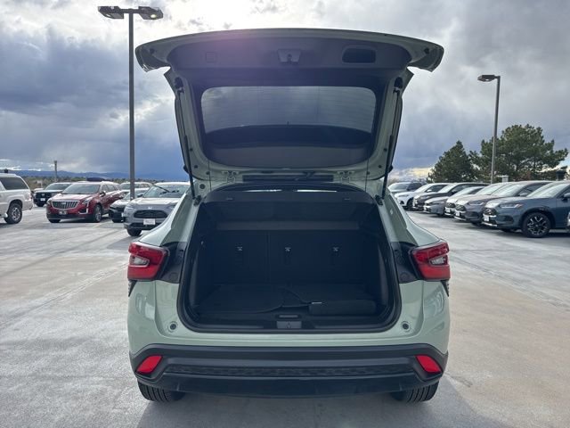 Used 2024 Chevrolet Trax RS w/ Driver Confidence Package image 23