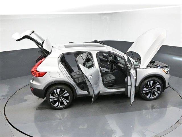Used 2024 Volvo XC40 B5 Plus w/ Climate Package image 48