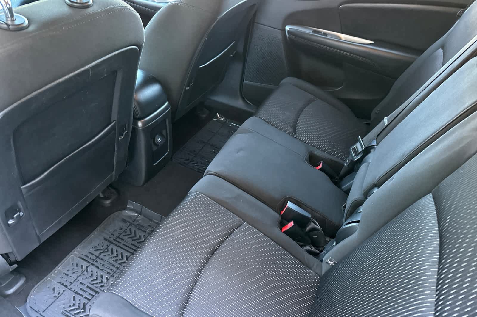 Used 2019 Dodge Journey SE w/ Premium Group FWD image 4