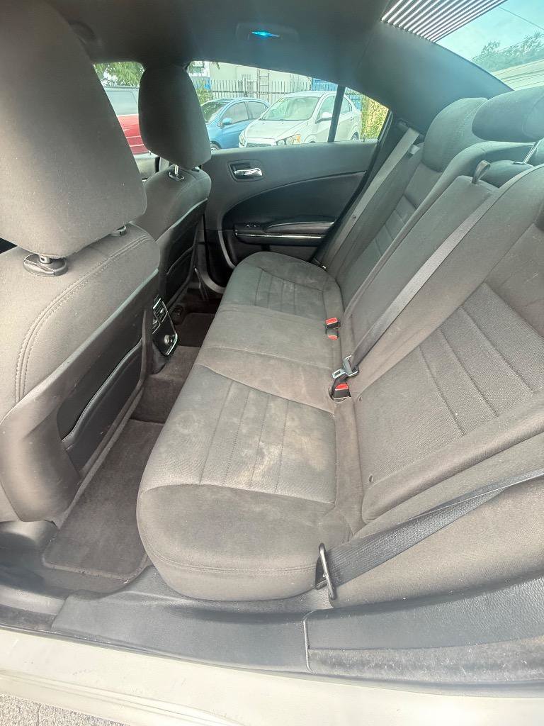 Used 2014 Dodge Charger SXT RWD image 4