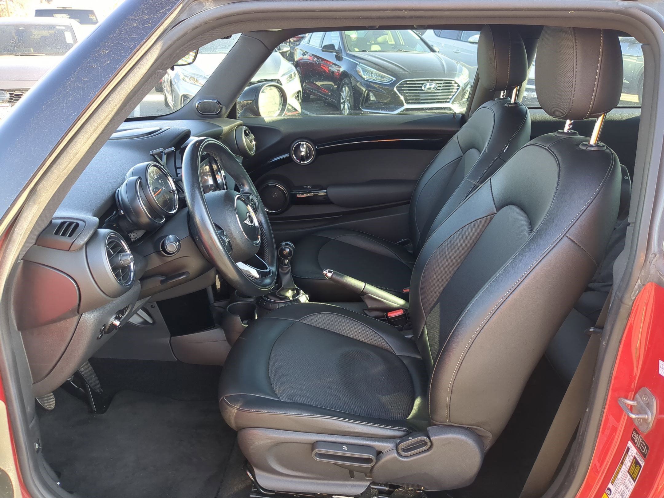 Used 2015 MINI Cooper 2-Door Hardtop image 26