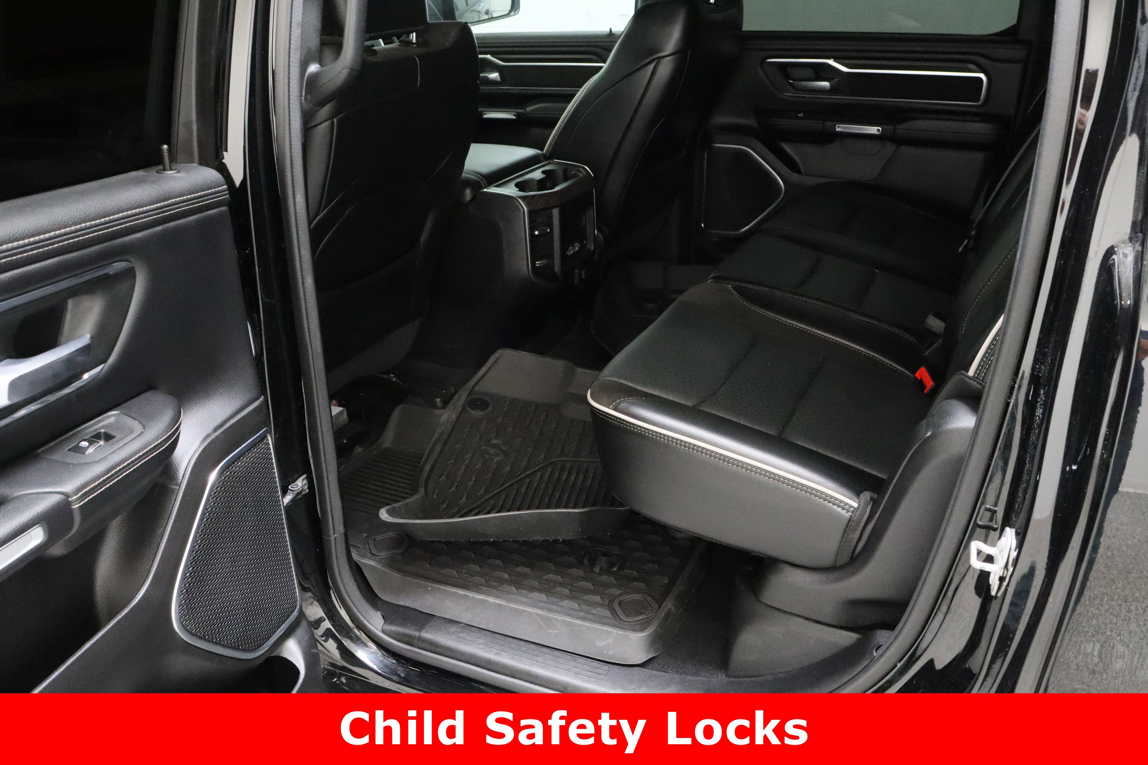 Used 2025 RAM 1500 Laramie w/ Sport Appearance Package AWD/4WD image 30