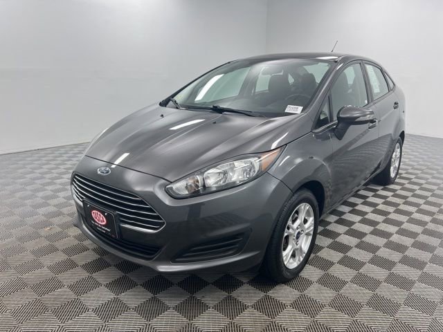 Used 2015 Ford Fiesta SE FWD image 2