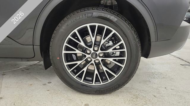 New 2026 Ford Escape SE w/ Class II Trailer Tow Package FWD image 25
