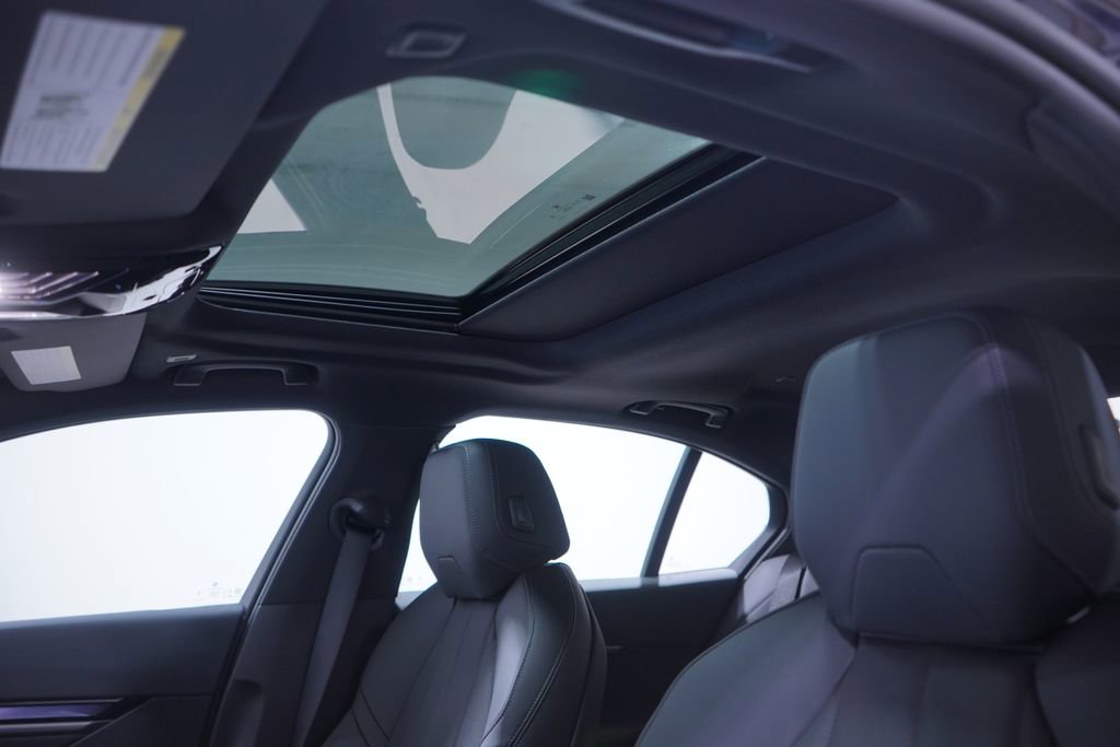 New 2026 BMW i5 eDrive40 w/ M Sport Package image 8