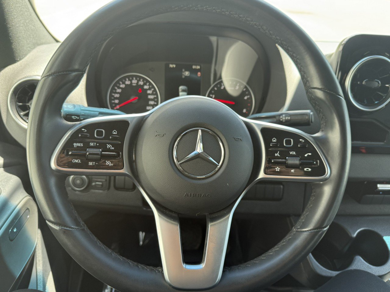 Used 2024 Mercedes-Benz Sprinter 2500 image 21