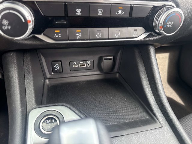 Used 2024 Nissan Sentra SV FWD image 25