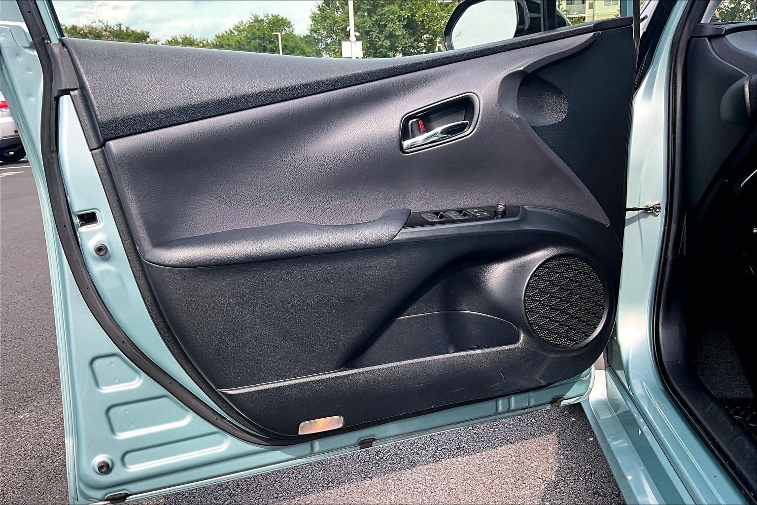 Used 2019 Toyota Prius LE FWD image 20