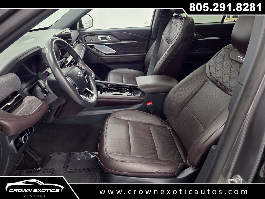 Used 2025 Ford Explorer Platinum w/ LUX Leather Package AWD/4WD image 27