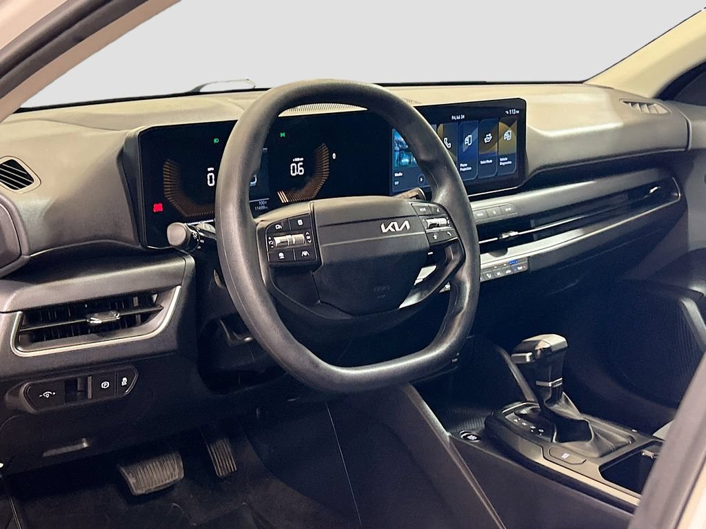Used 2025 Kia K4 FWD image 7