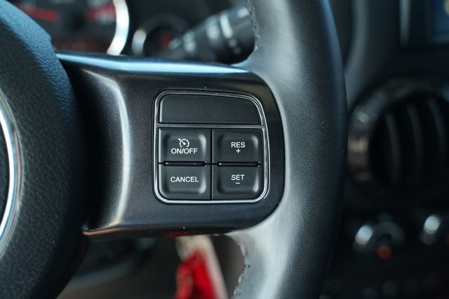 Used 2017 Jeep Wrangler Unlimited Rubicon AWD/4WD image 32