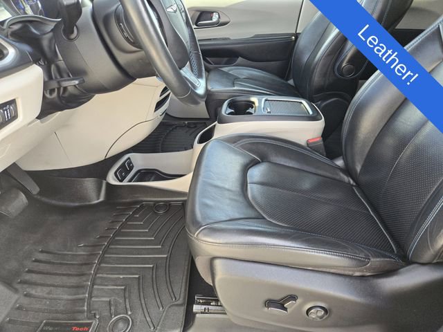 Used 2021 Chrysler Pacifica Touring-L w/ Premium & Safety Sphere Group image 12