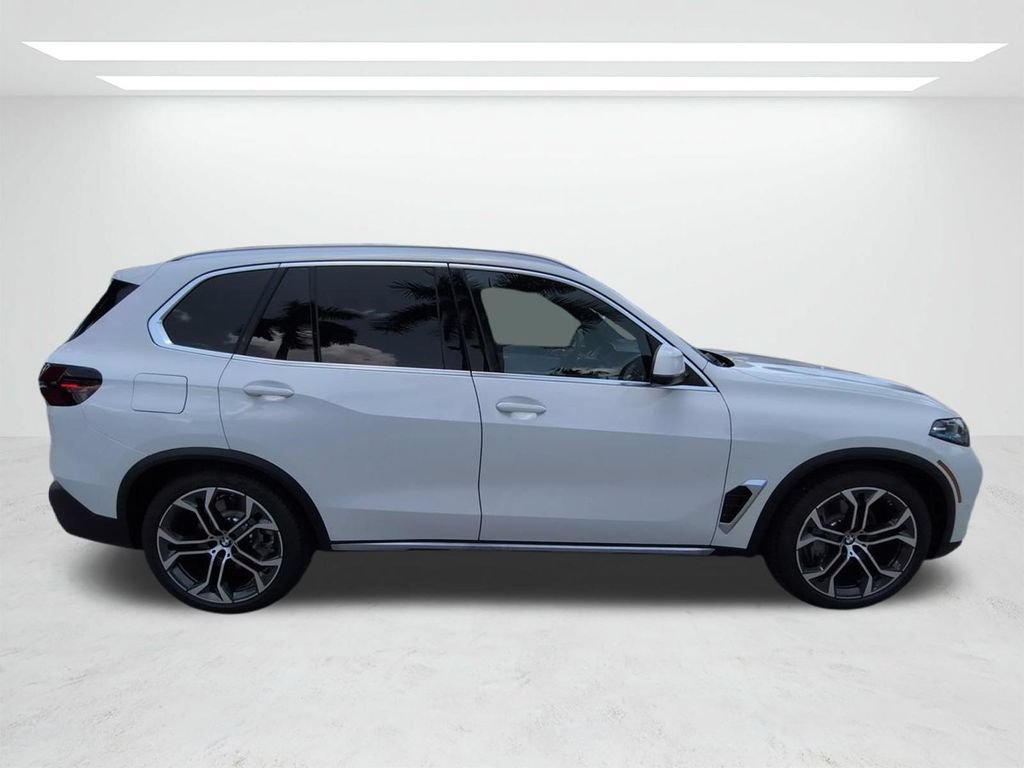 New 2026 BMW X5 xDrive50e w/ Climate Comfort Package AWD/4WD image 3