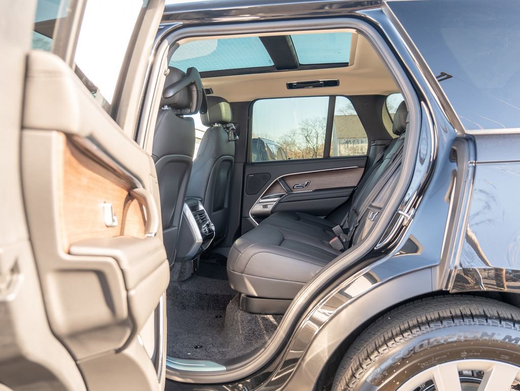 New 2026 Land Rover Range Rover SE image 21