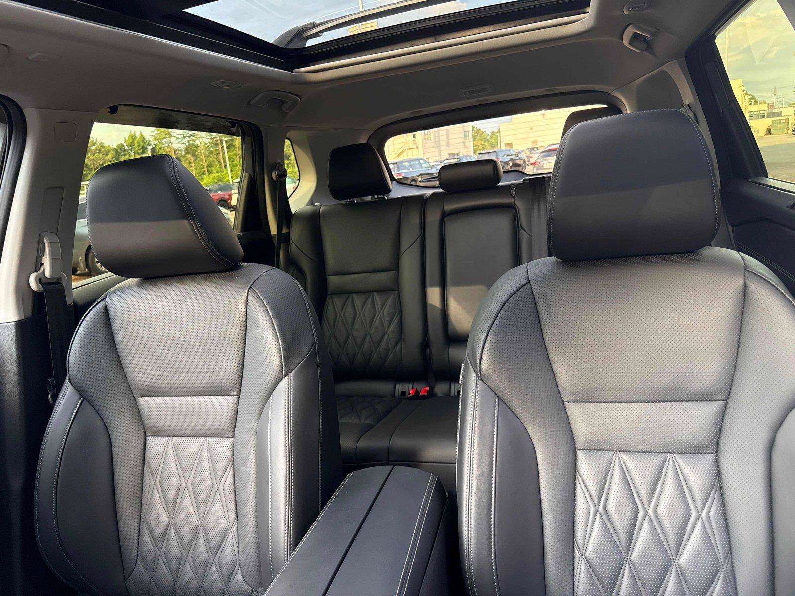 Used 2025 Nissan Rogue Platinum w/ Platinum Premium Package FWD image 25