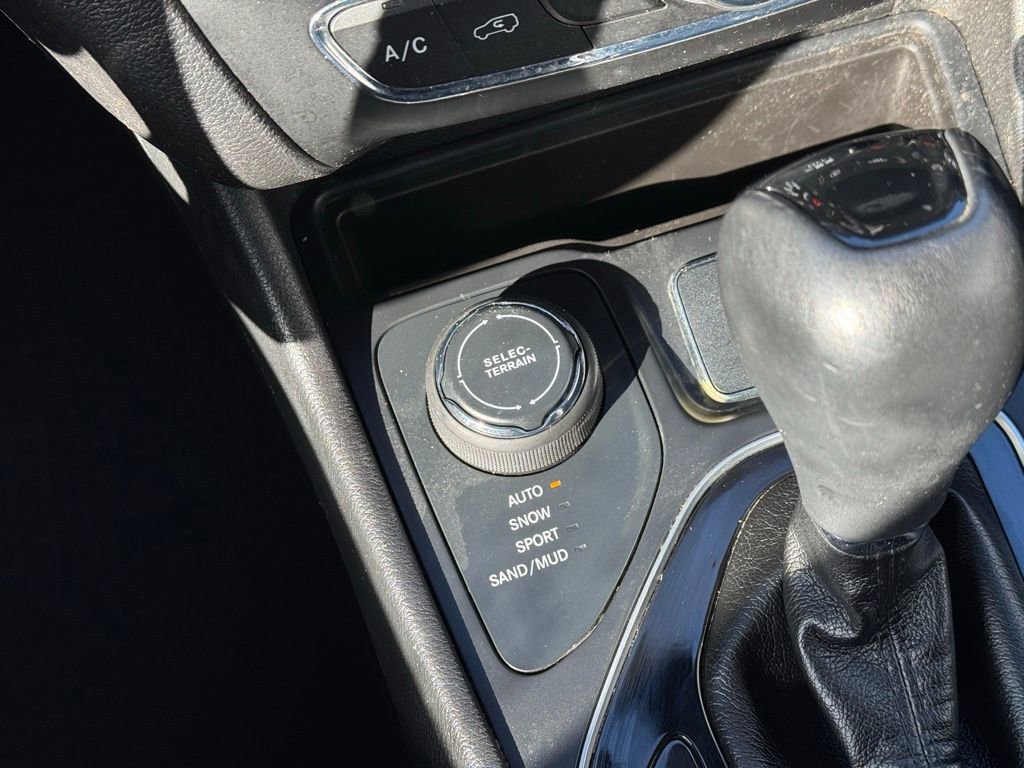 Used 2019 Jeep Cherokee Latitude Plus image 43