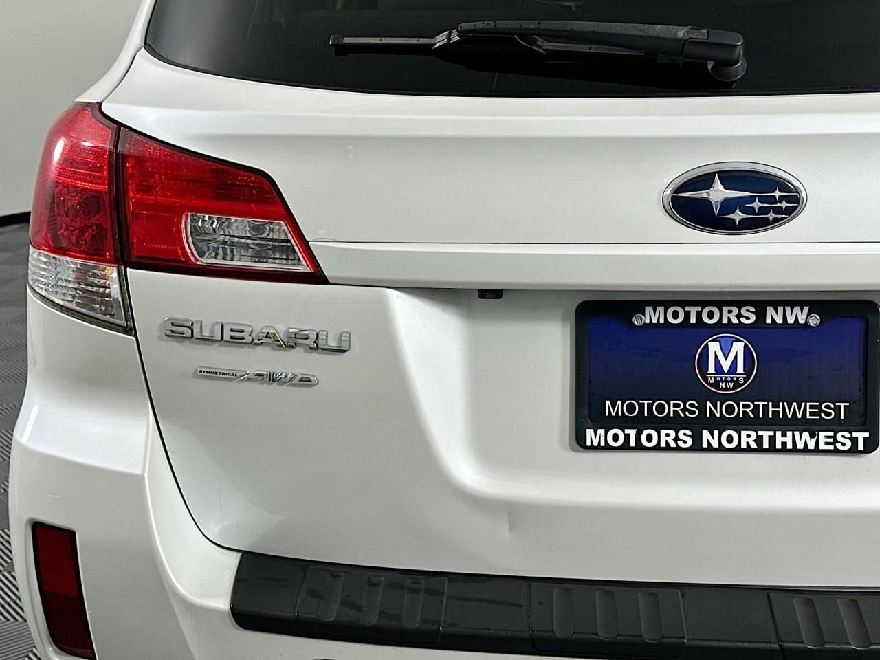 Used 2010 Subaru Outback 3.6R Limited image 21