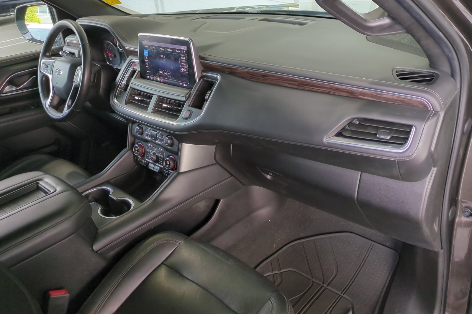 Used 2021 Chevrolet Tahoe Z71 w/ Z71 Signature Package AWD/4WD image 19