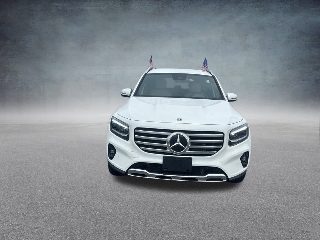 Used 2025 Mercedes-Benz GLB 250 4MATIC image 8