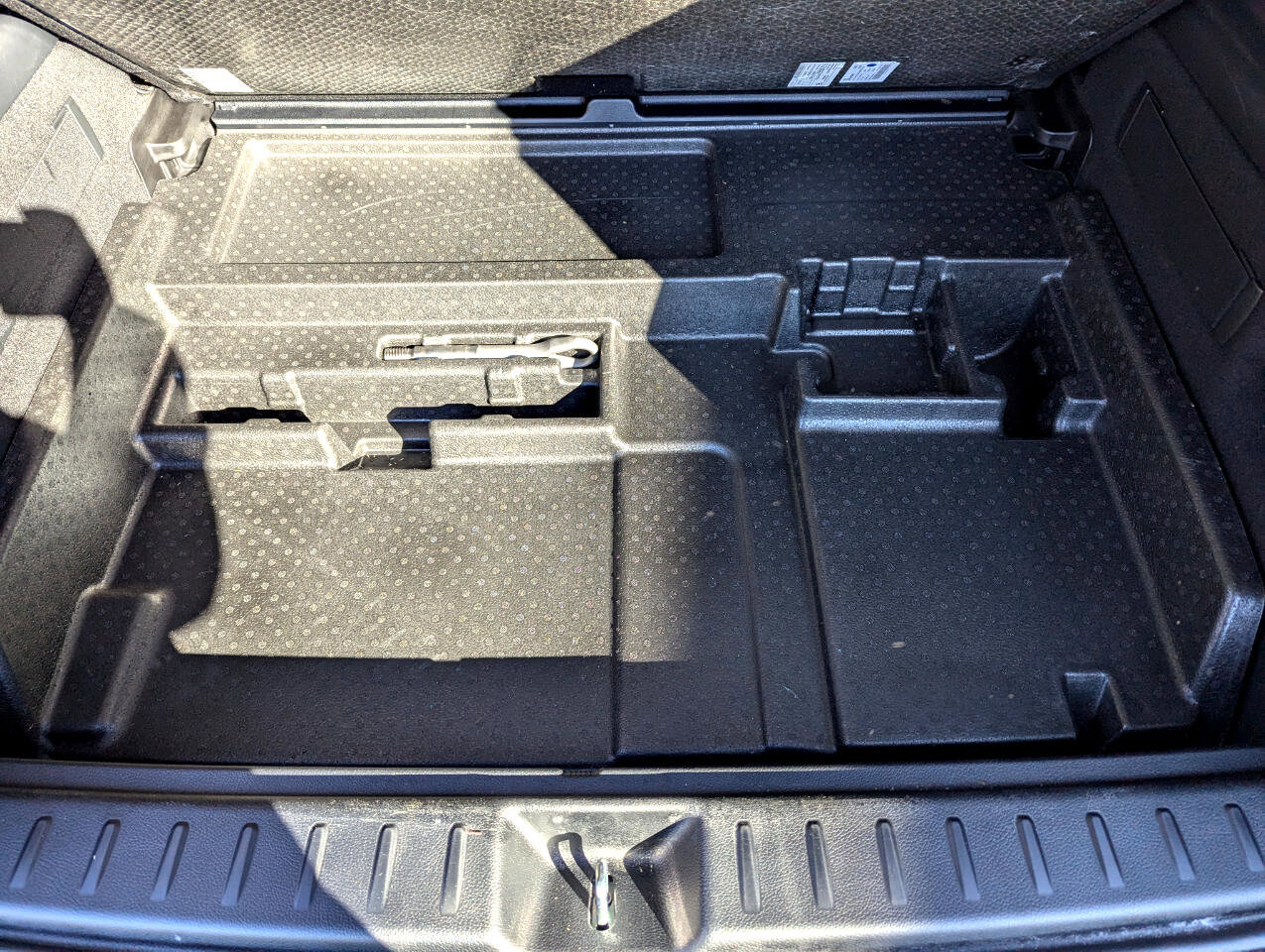 Used 2022 Mercedes-Benz EQB 300 4MATIC image 50