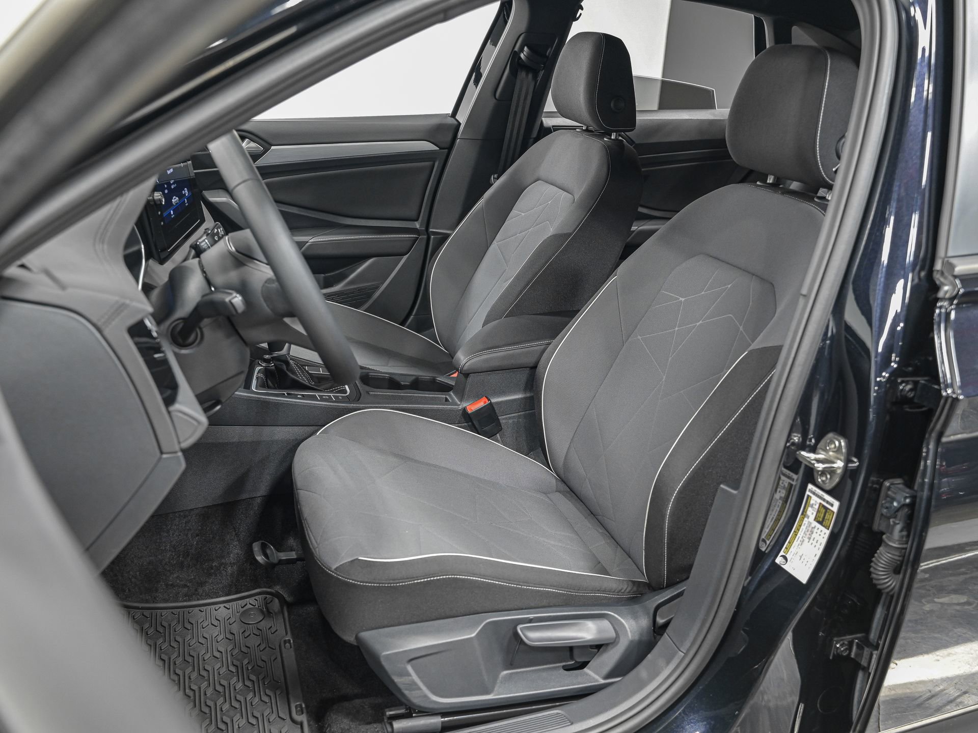 Used 2025 Volkswagen Jetta Sport image 15