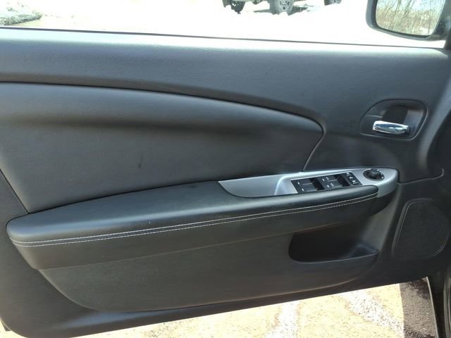 Used 2011 Chrysler 200 Limited FWD image 10