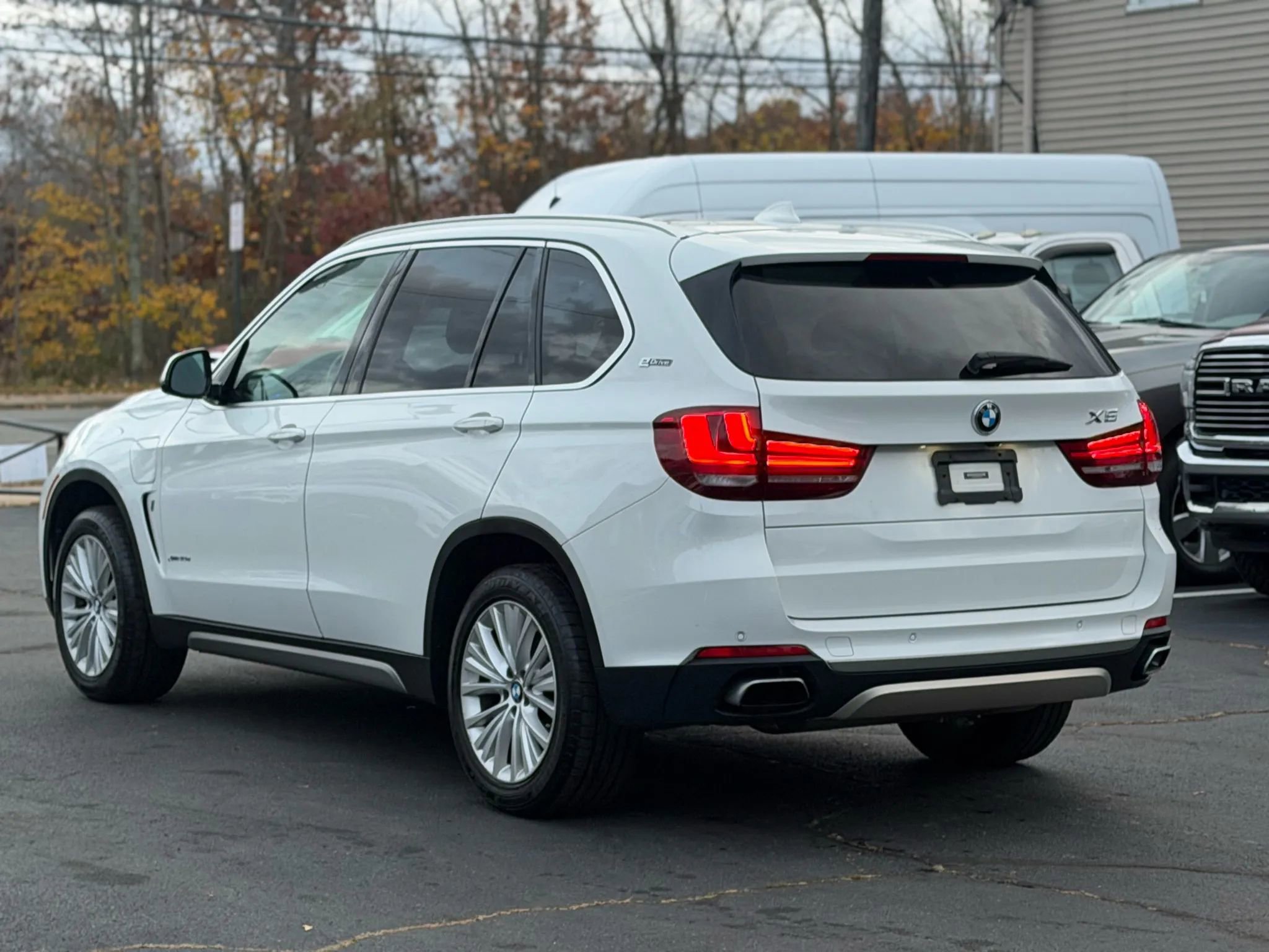 Used 2017 BMW X5 xDrive40e image 4