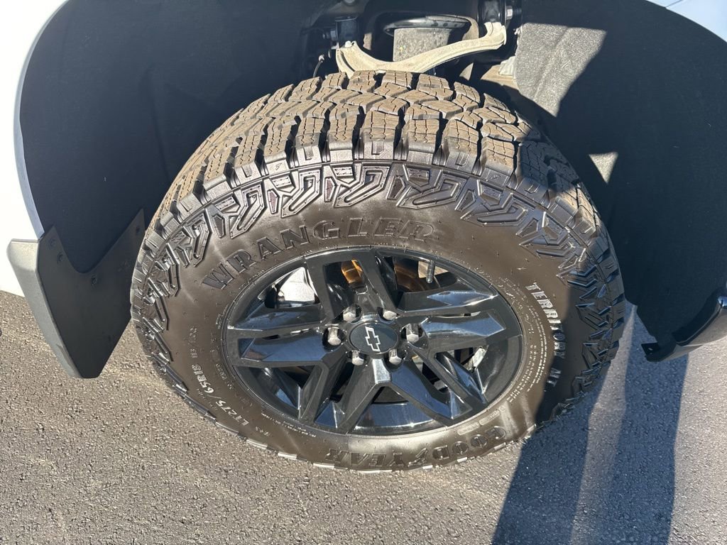 Used 2021 Chevrolet Silverado 1500 LT Trail Boss w/ LPO, Dark Essentials Package image 12