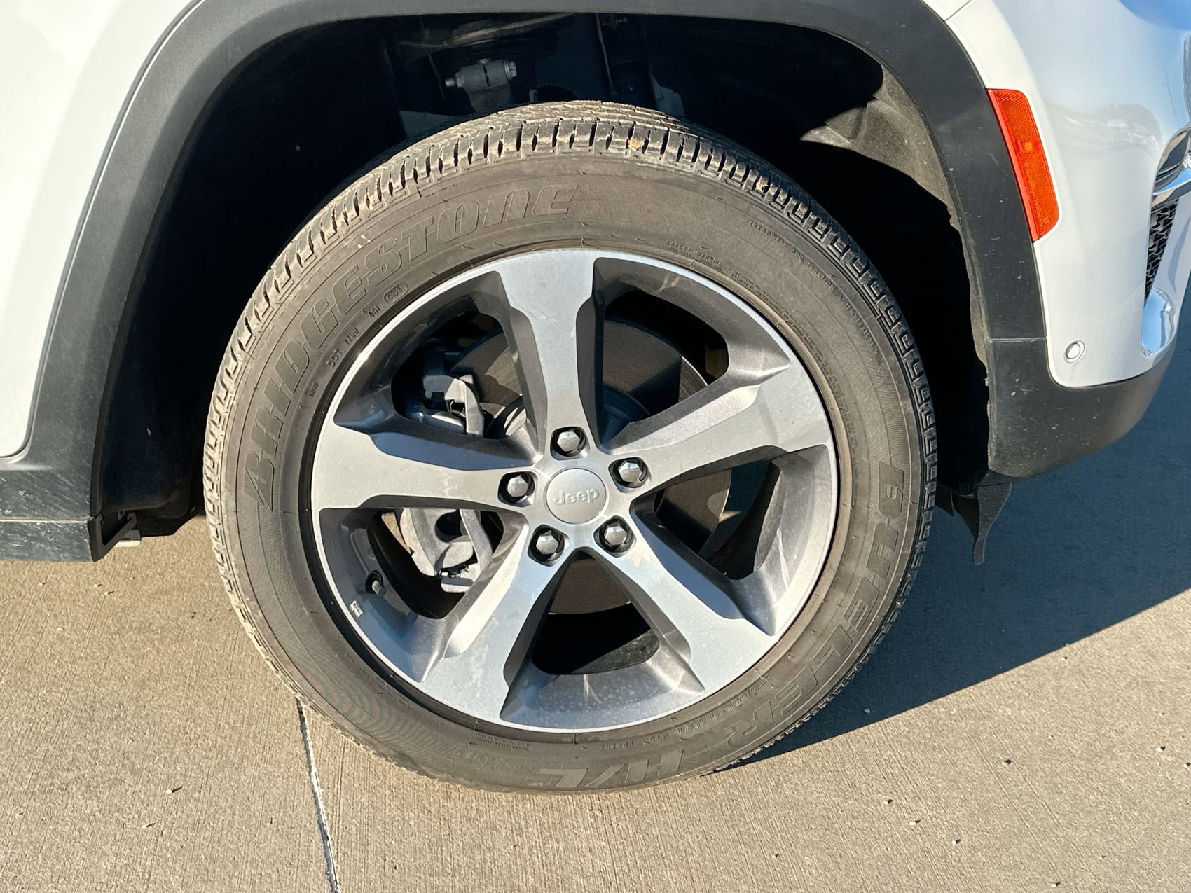 New 2023 Jeep Grand Cherokee 4WD 4xe w/ Luxury Tech Group II image 10