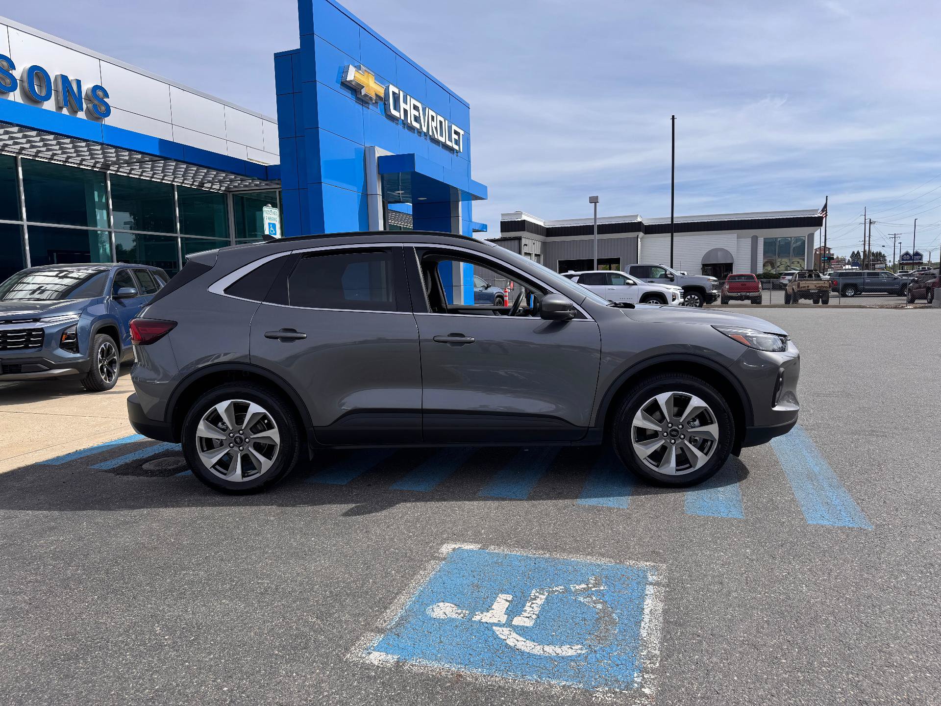 Used 2025 Ford Escape Platinum AWD/4WD image 8