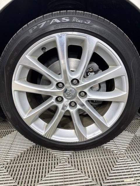 Used 2015 Toyota Avalon Limited FWD image 9