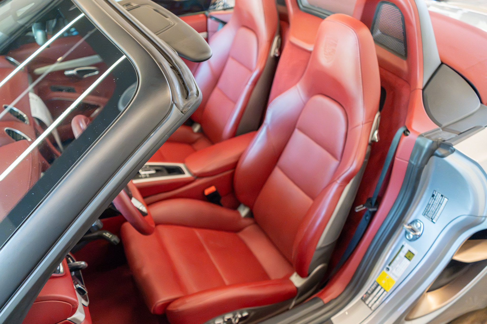 Used 2021 Porsche 718 Boxster RWD image 29