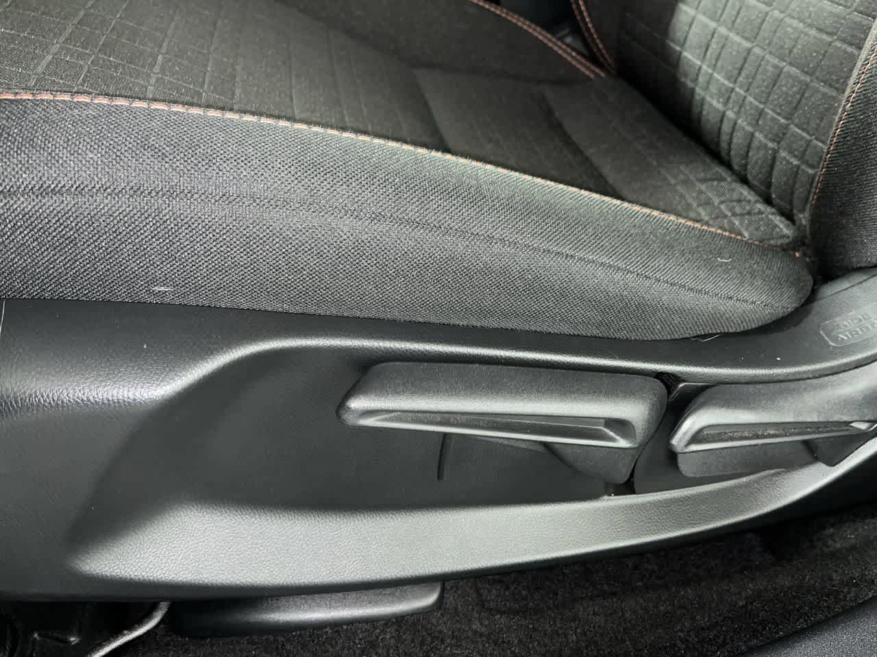 Used 2025 Honda HR-V Sport image 14