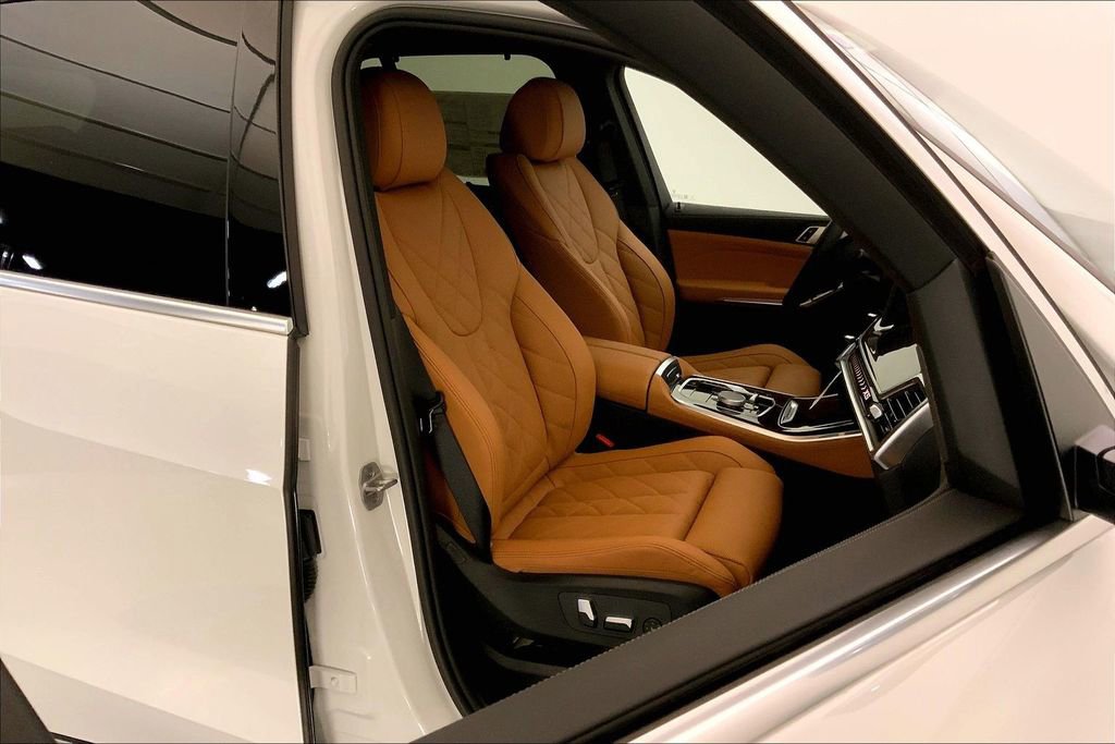 New 2026 BMW X5 xDrive40i w/ Premium Package image 7