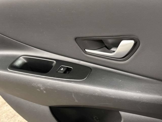 Used 2025 Hyundai Elantra SEL FWD image 24