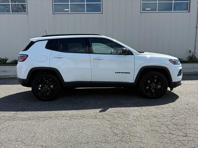Certified 2026 Jeep Compass Latitude image 2