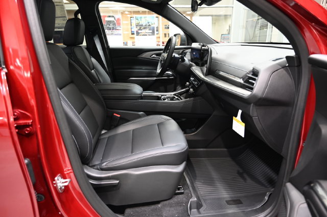 New 2027 Chevrolet Traverse LT w/ Midnight/Sport Edition FWD image 10