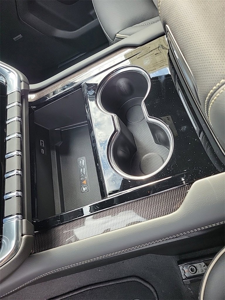 New 2026 GMC Yukon Elevation image 28