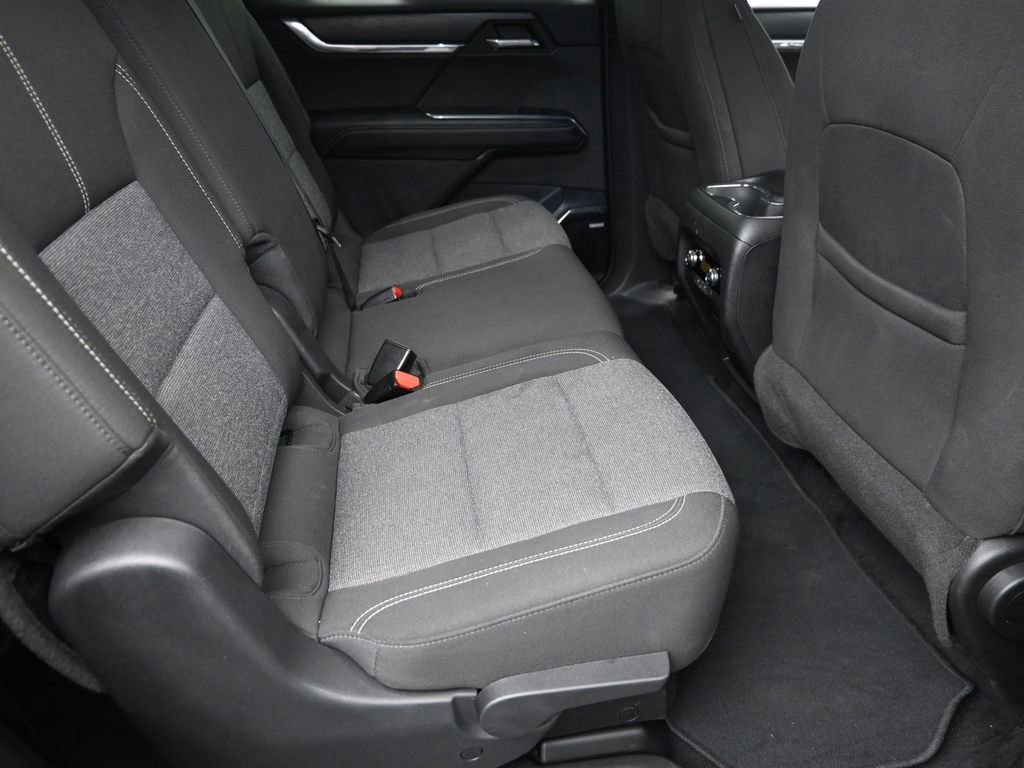 Used 2025 GMC Acadia Elevation image 8