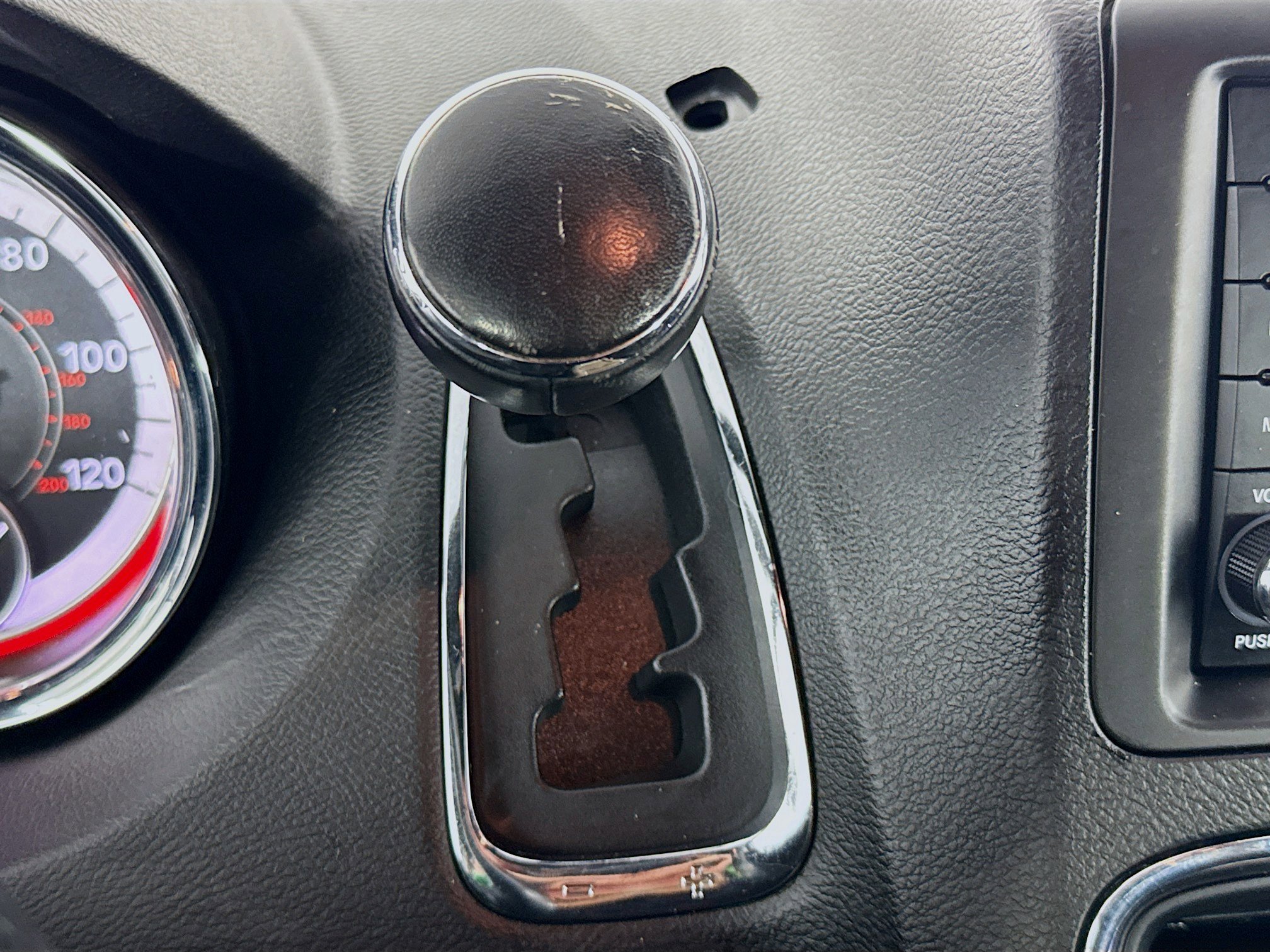 Used 2019 Dodge Grand Caravan SXT image 19