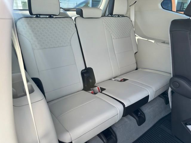 Used 2024 GMC Acadia Denali AWD/4WD image 13