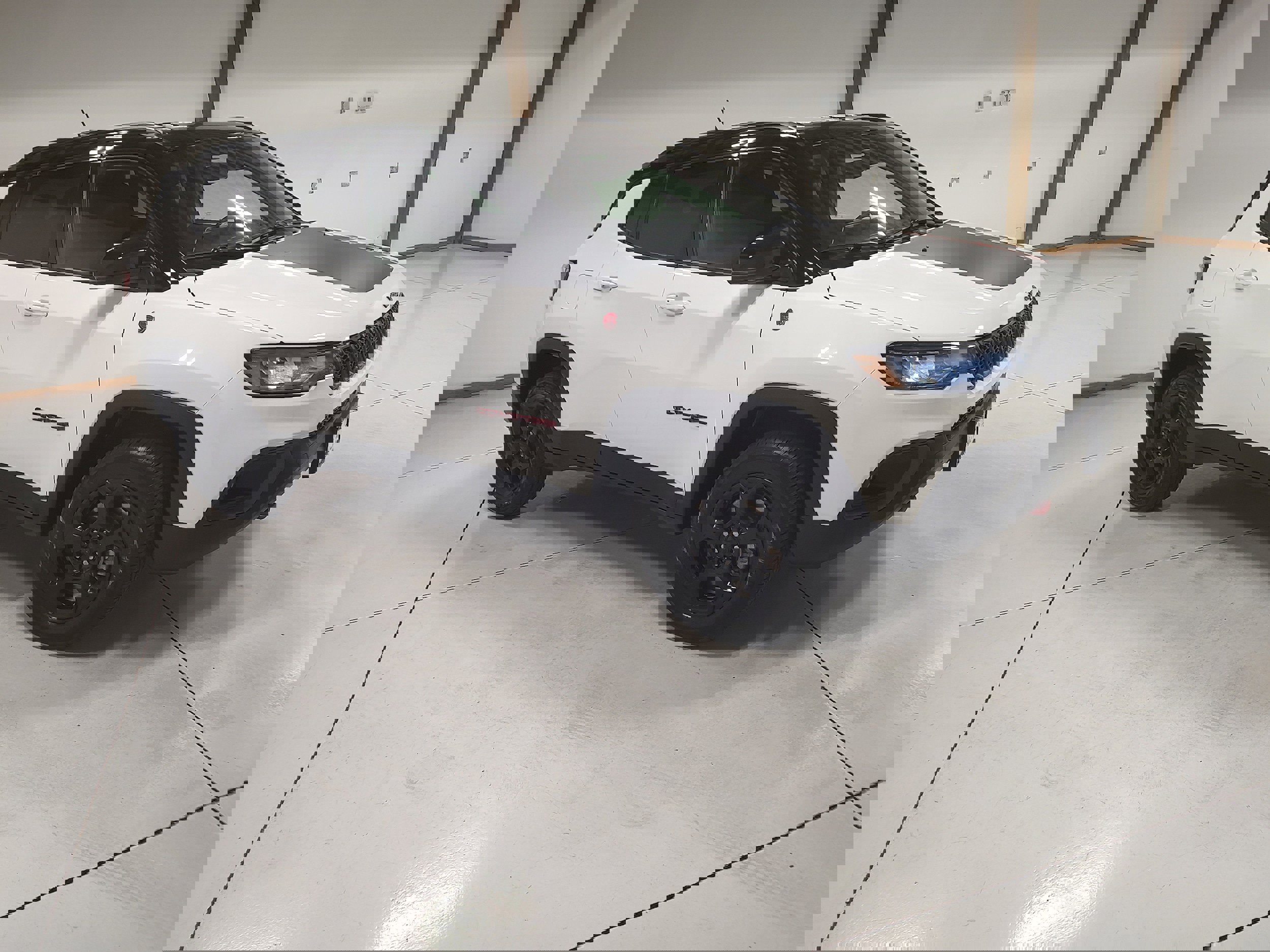 Used 2023 Jeep Compass Trailhawk image 2