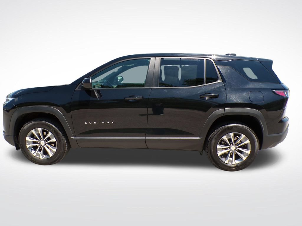 Used 2025 Chevrolet Equinox LT AWD/4WD image 2