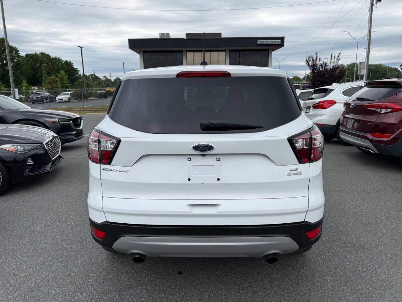 Used 2017 Ford Escape SE FWD image 5