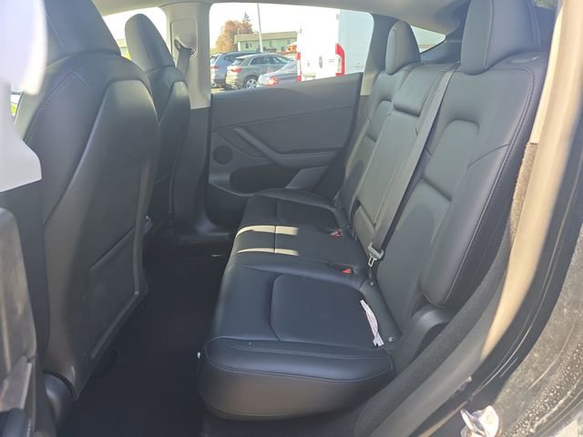 Used 2024 Tesla Model Y Long Range AWD/4WD image 11