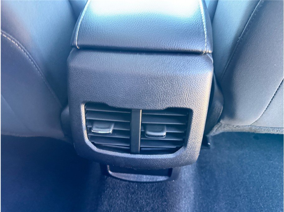 Used 2019 Ford Fusion SE FWD image 34