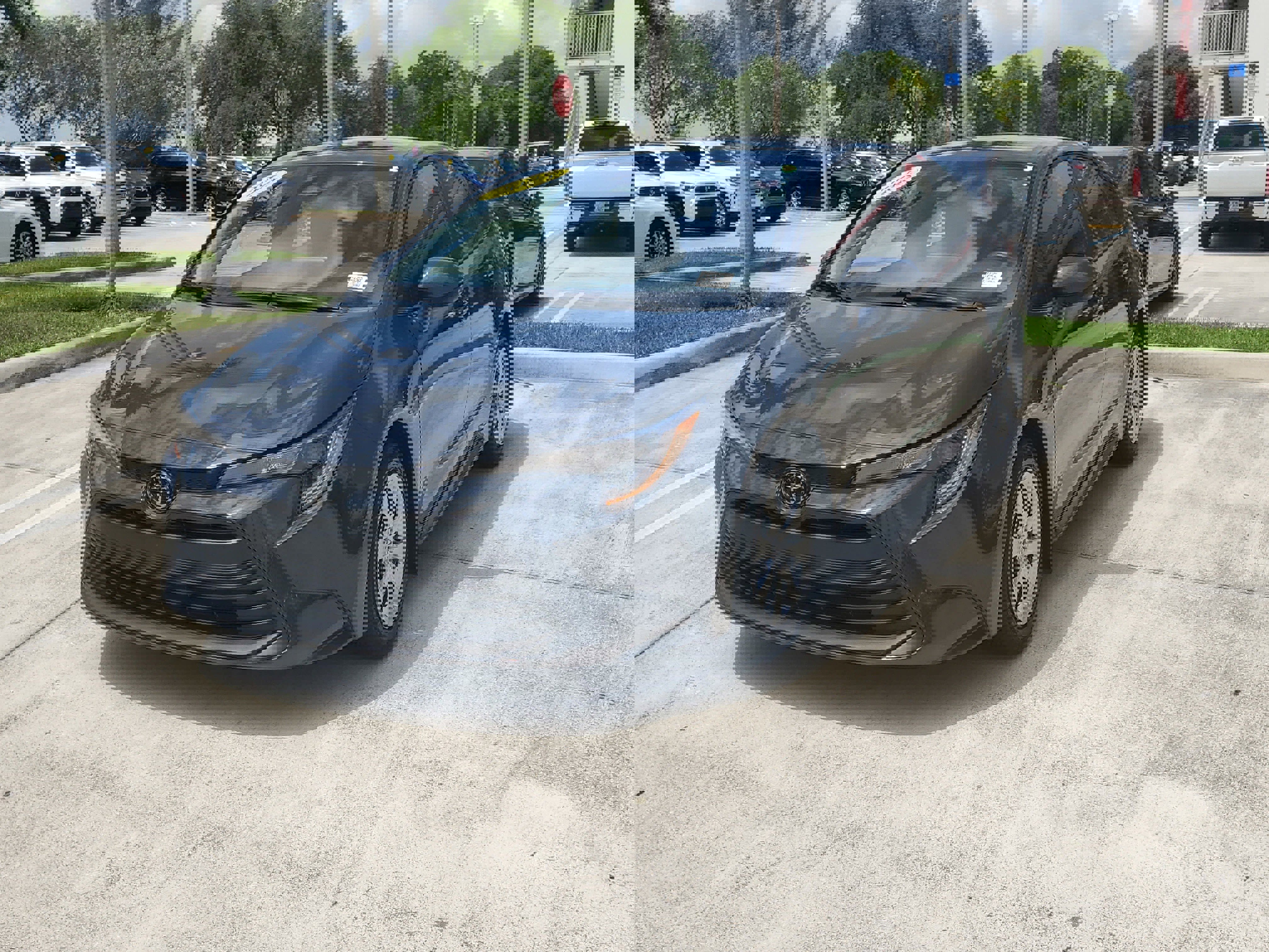 Certified 2025 Toyota Corolla LE FWD image 7