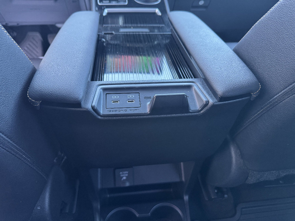 Used 2025 Toyota Sienna XLE Woodland Edition image 25