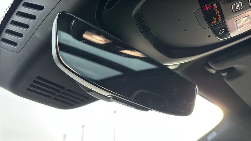 Certified 2025 Volvo XC40 B5 Plus AWD/4WD image 24