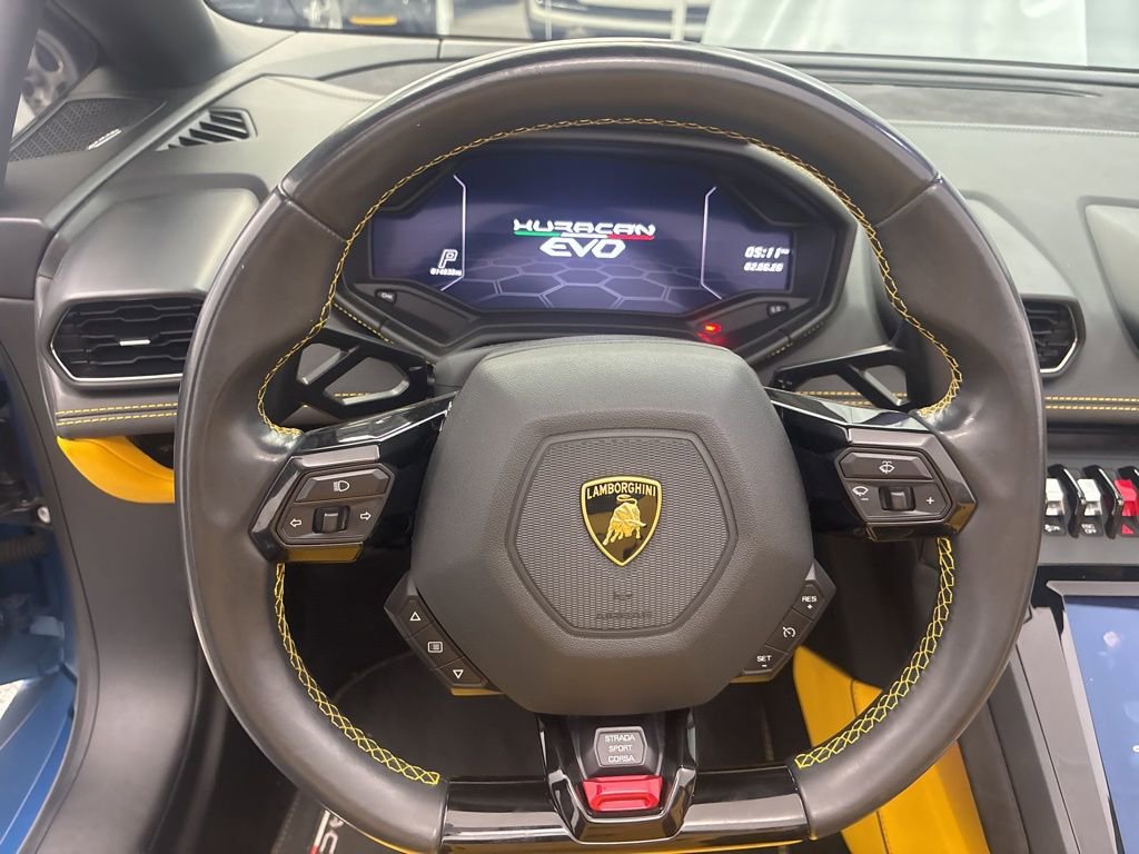 Used 2020 Lamborghini Huracan EVO image 37
